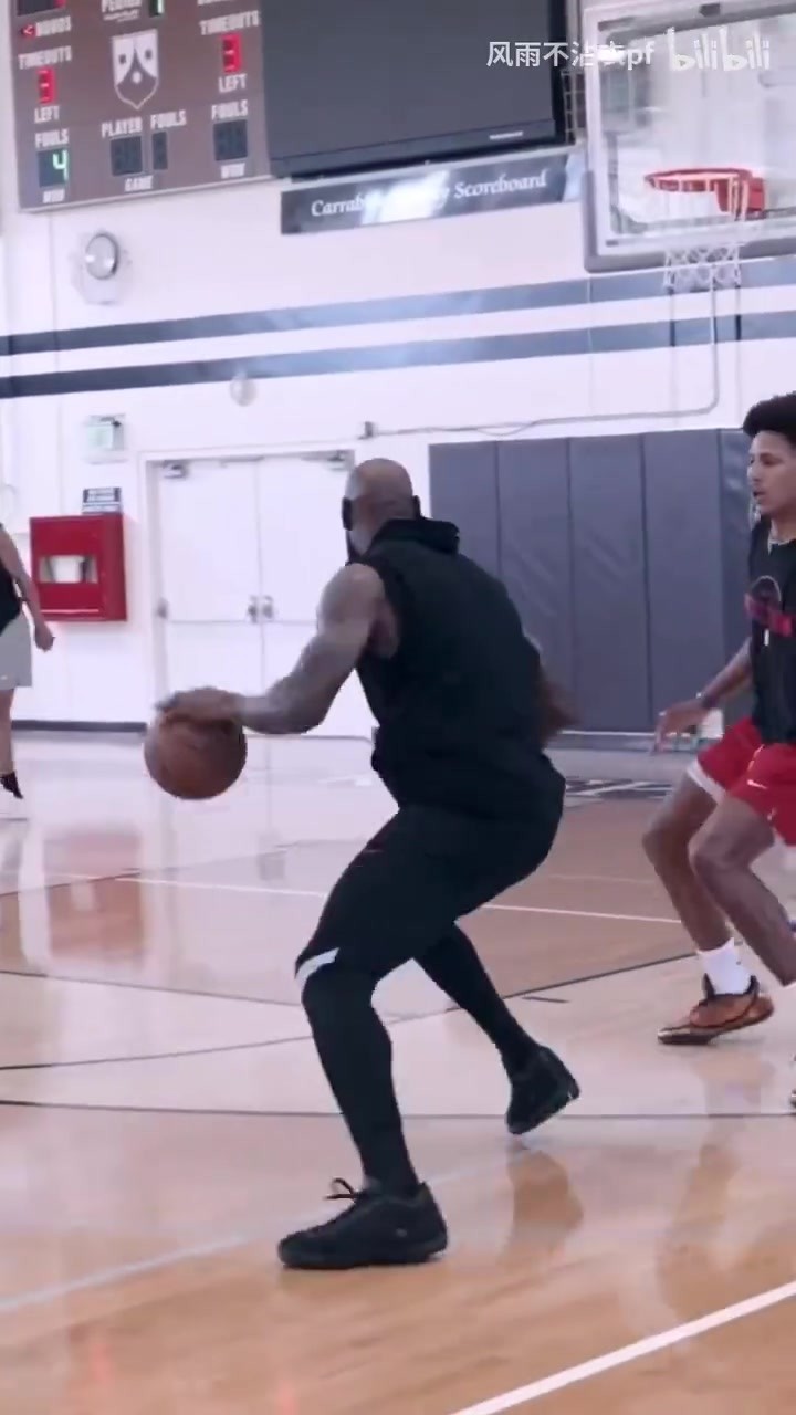 勒布朗詹姆斯，老鹰新星杰伦约翰逊领衔&hellip;NBA休赛期的高质量球局