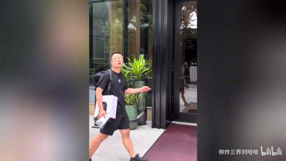 徐静雨VS库里！二人PK三分！门长19中0！库里顶住压力险胜！🤣